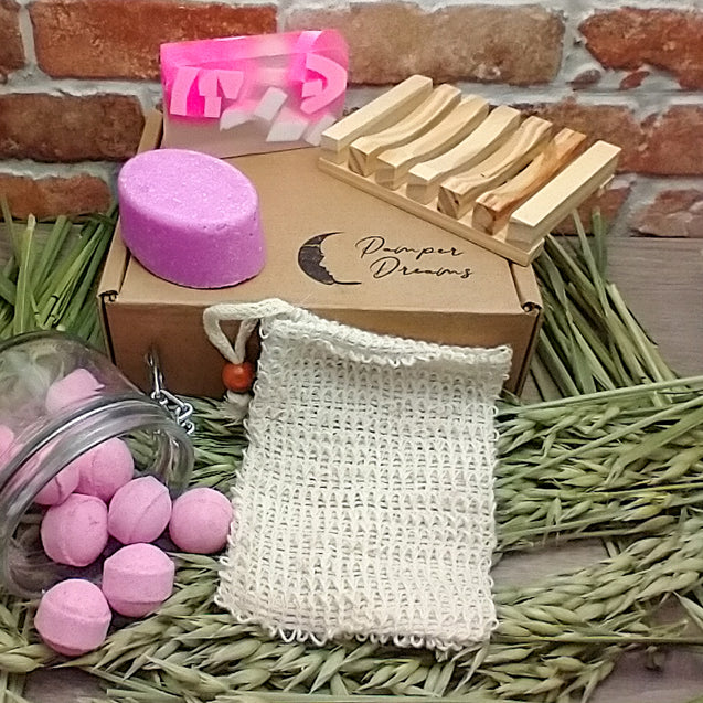 Candyman Body Pamper Gift Set With Light Wood Soap Rack
